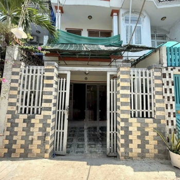 NHÀ SỔ HỒNG RIÊNG TO ĐÙNG - GIÁP QUẬN 7