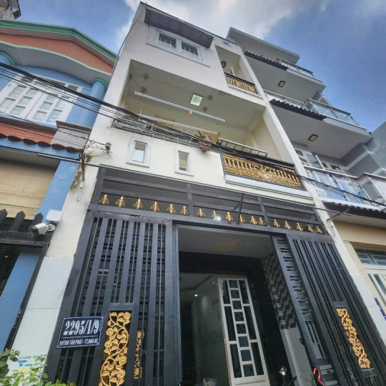 Nhà lô nhì Huỳnh Tấn Phát, Nhà Bè