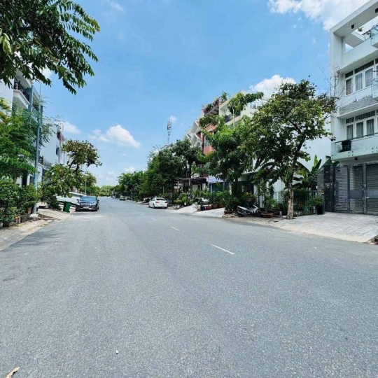 Nhà Phố Tầng 4 - Mặt Tiền Kinh Doanh Quận 7