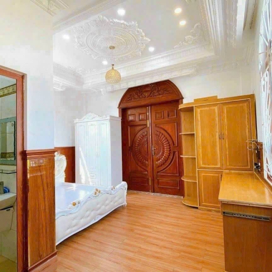 Biệt thự cổ điển Nguyễn Bình, Phú Xuân, Nhà Bè