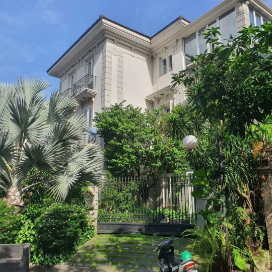 Biệt thự đơn lập nhà tự xây, A2-58 đường Phạm Thái Bường, khu phố Nam Thiên 3, Phú Mỹ Hưng, Q7, TPHCM 