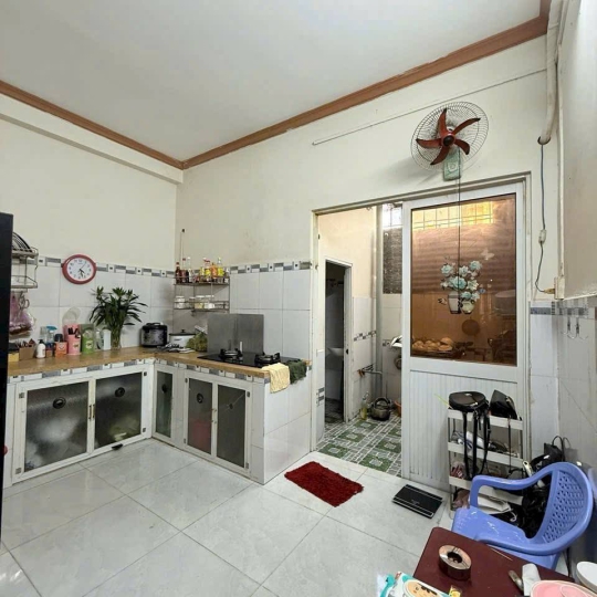 NHÀ SỔ HỒNG RIÊNG TO ĐÙNG - GIÁP QUẬN 7