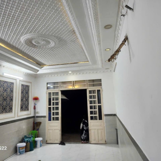 nhà cấp 4, mặt tiền đường Nguyễn Bình 