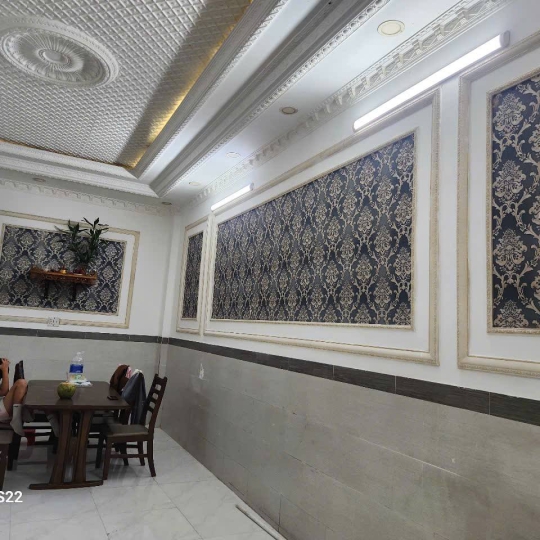 nhà cấp 4, mặt tiền đường Nguyễn Bình 