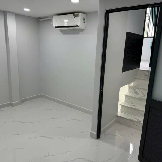 Nhà LÔ NHÌ số 56 Nguyễn Văn Linh 