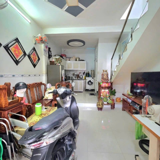 Nhà 1 lầu mặt tiền hẻm chính - kinh doanh buôn bán tốt Huỳnh Tấn Phát - Nhà Bè