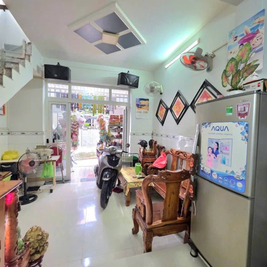 Nhà 1 lầu mặt tiền hẻm chính - kinh doanh buôn bán tốt Huỳnh Tấn Phát - Nhà Bè