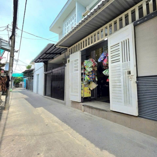 Nhà 1 lầu mặt tiền hẻm chính - kinh doanh buôn bán tốt Huỳnh Tấn Phát - Nhà Bè